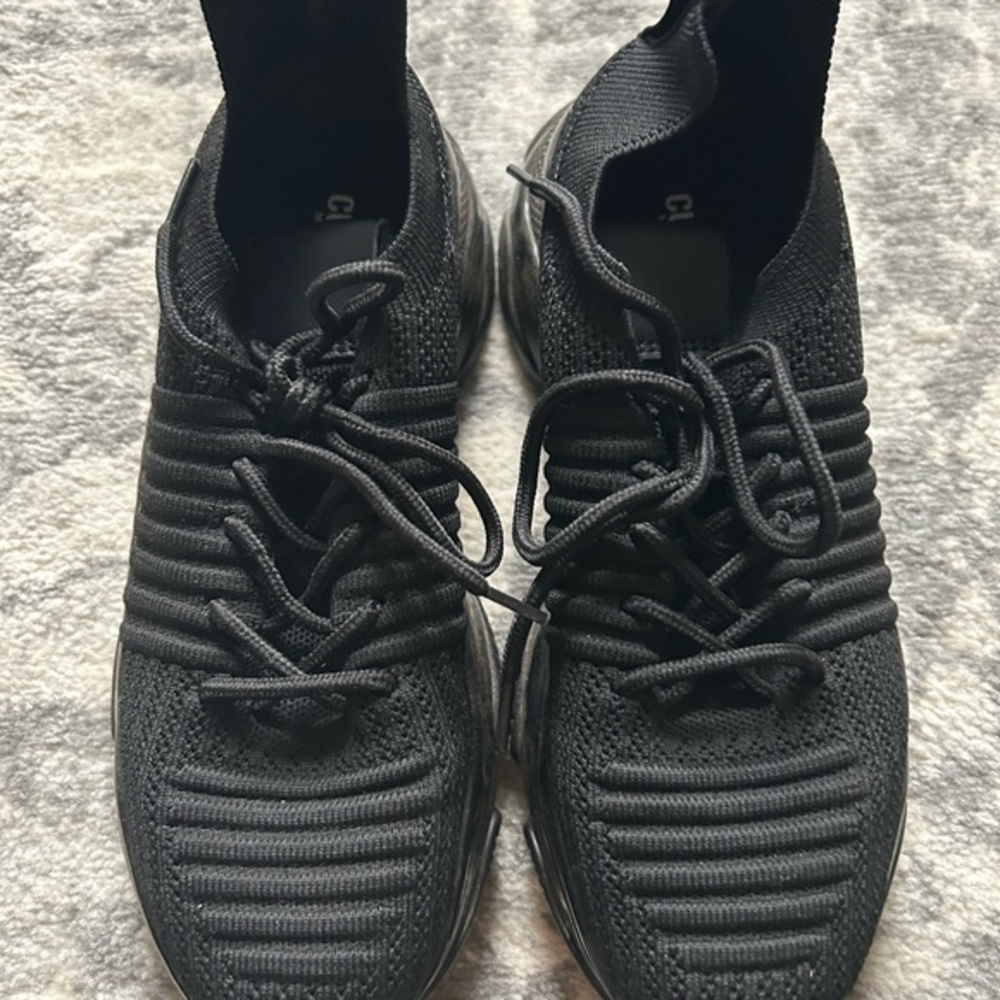 Cushionaire Black Sneakers Size 7 Womens